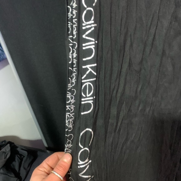CALVIN KLIEN SCARF - Picture 3 of 4